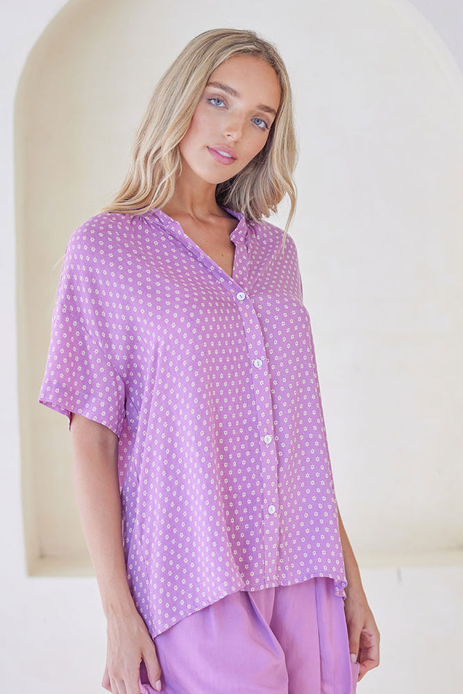 
                      
                        Chiara Blouse / Daisy Lilac
                      
                    