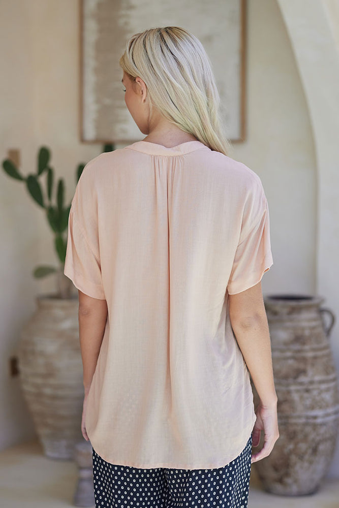 
                      
                        Chiara Blouse / Macadamia
                      
                    