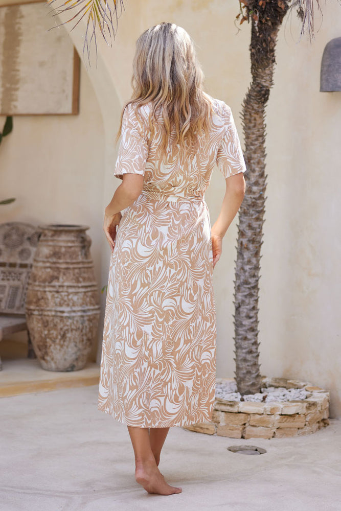 
                      
                        Davika Maxi Dress / Iris Macadamia
                      
                    