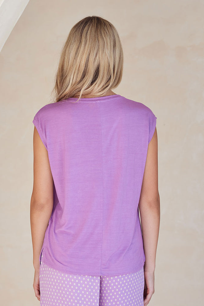 
                      
                        Nolan T-shirt / Lilac
                      
                    