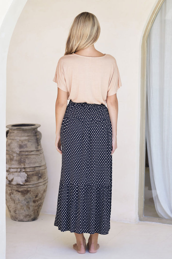 
                      
                        Ravi Maxi Skirt / Daisy Black
                      
                    