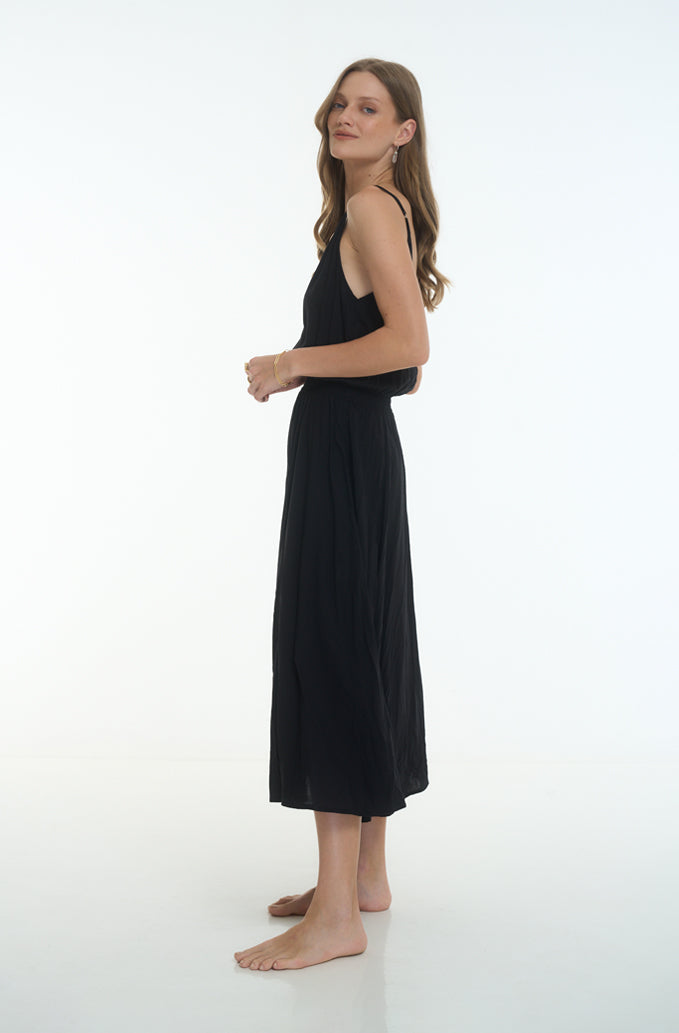 black midi dress au Comfortable Midi-Length Black Dress